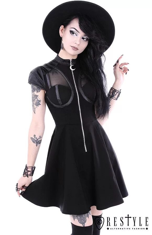 Goth одежда. Готическая одежда для девушек. готы одежда для девушек. платье в готическом стиле. стиль готика в одежде для девушек.