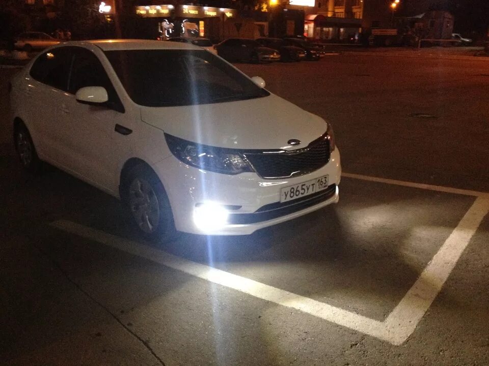 Свет фар рио 3. Kia Rio 4 led Ближний. Kia Rio 3 led Ближний. Свет на Киа Рио 3. Свет ДХО Kia Rio 2022.