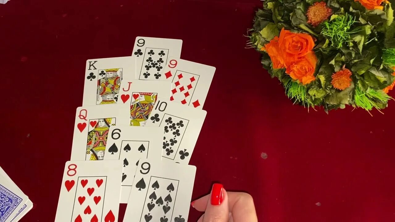 Видео гадание на игральных. Расклад карт игральных на человека на игральных картах. расклад на будущее на игральных картах. игральные карты одиссея. расклад крестовины на игральных картах на будущее.