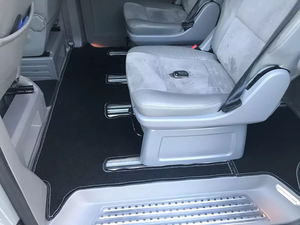 Т5 коврики салона. Коврики vw multivan t6. коврики vw t5 multivan. коврики для фольксваген мультивен т5 в салон. коврики транспортер т5 shuttle.