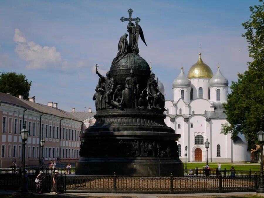 Какие достопримечательности в новгороде. Великий новгород досто. памятники великого новгорода. великий новгород достопримечательности. великий новгород главная достопримечательность.