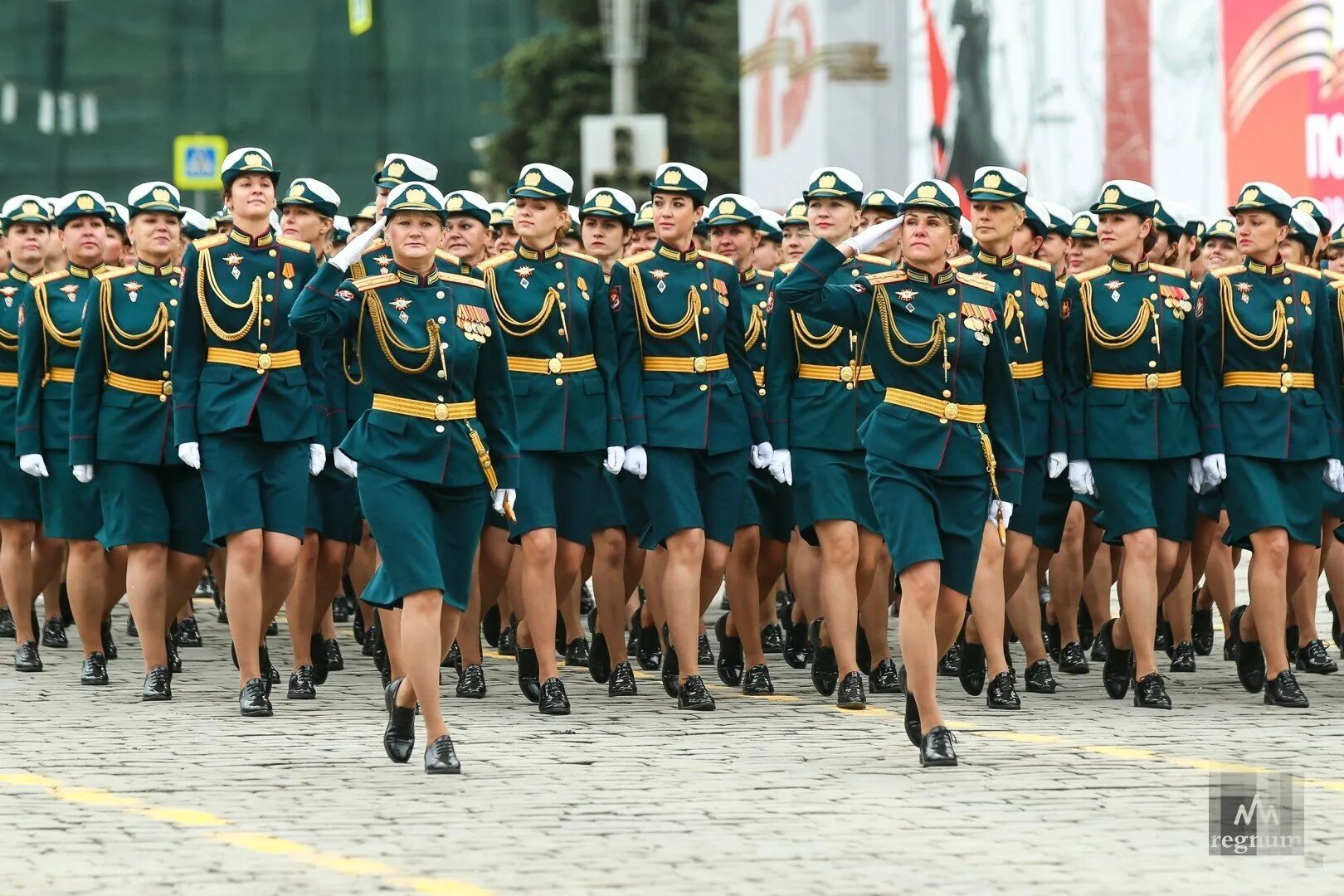 Парад. Женщины на параде в Москве. Женщины на параде Победы 2021. Военный парад.