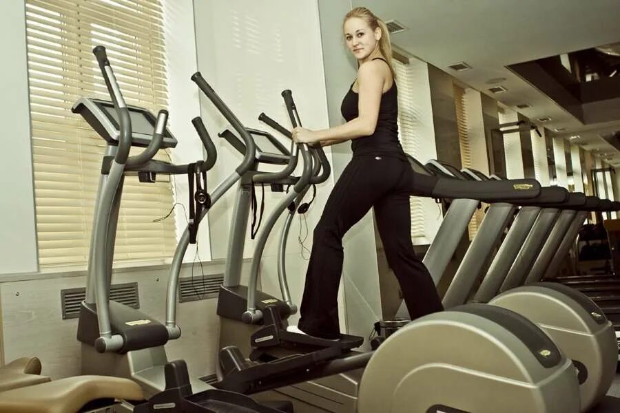 Расписание групповых занятий. Расписание групповых занятий фитнес. 10000 шагов. Расписание занятий фитнес. Расписание групповых занятий фитнес.