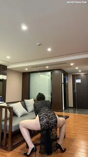 Nai Bao Mei Zhi 奶 宝 妹 纸 - 蕾 丝 长 裙 袜 