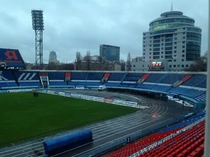 На каком стадионе играет факел