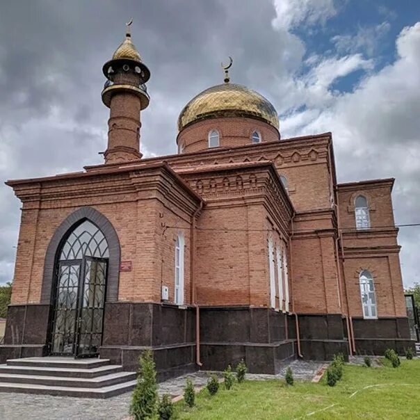 Погода эльхотово по часам. Село Эльхотово Северная Осетия. Мечеть Эльхотово. Храм в Эльхотово. Соборная мечеть Эльхотово.