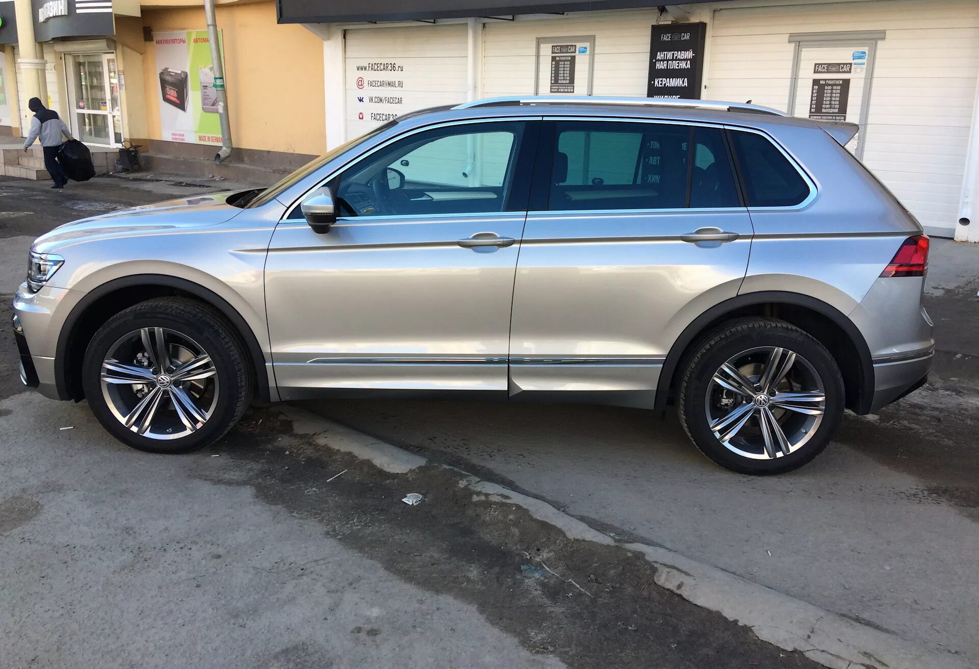 Колеса volkswagen tiguan. Фольксваген Тигуан 2. VW Tiguan 2 диски. Колёса Volkswagen Tiguan 2. Volkswagen Tiguan 2 диски.