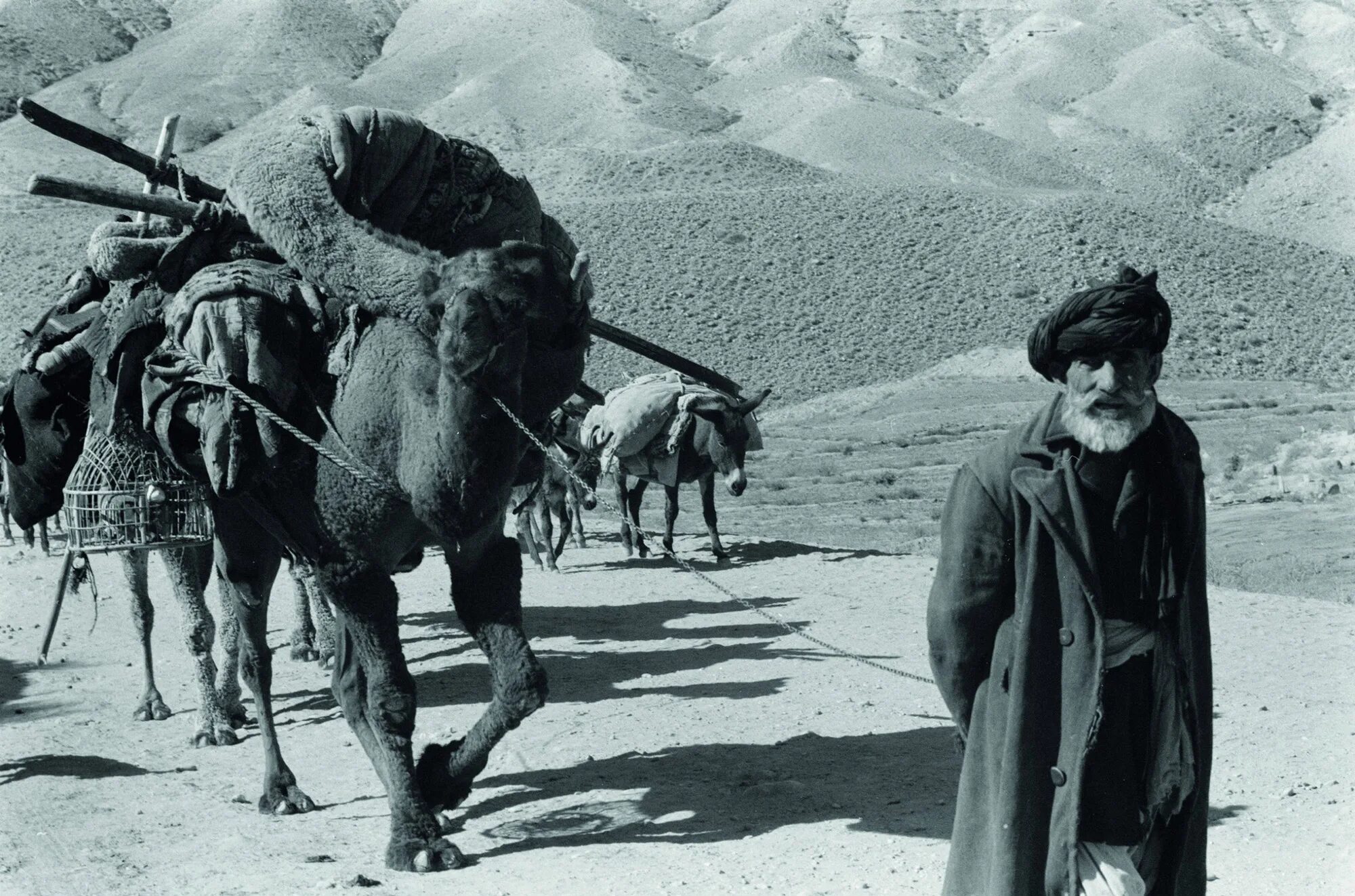 Пустыня Регистан Афганистан. Кундуз Афганистан. Горы Кундуз Афганистан. Афганистан 1950е. Старого каравана