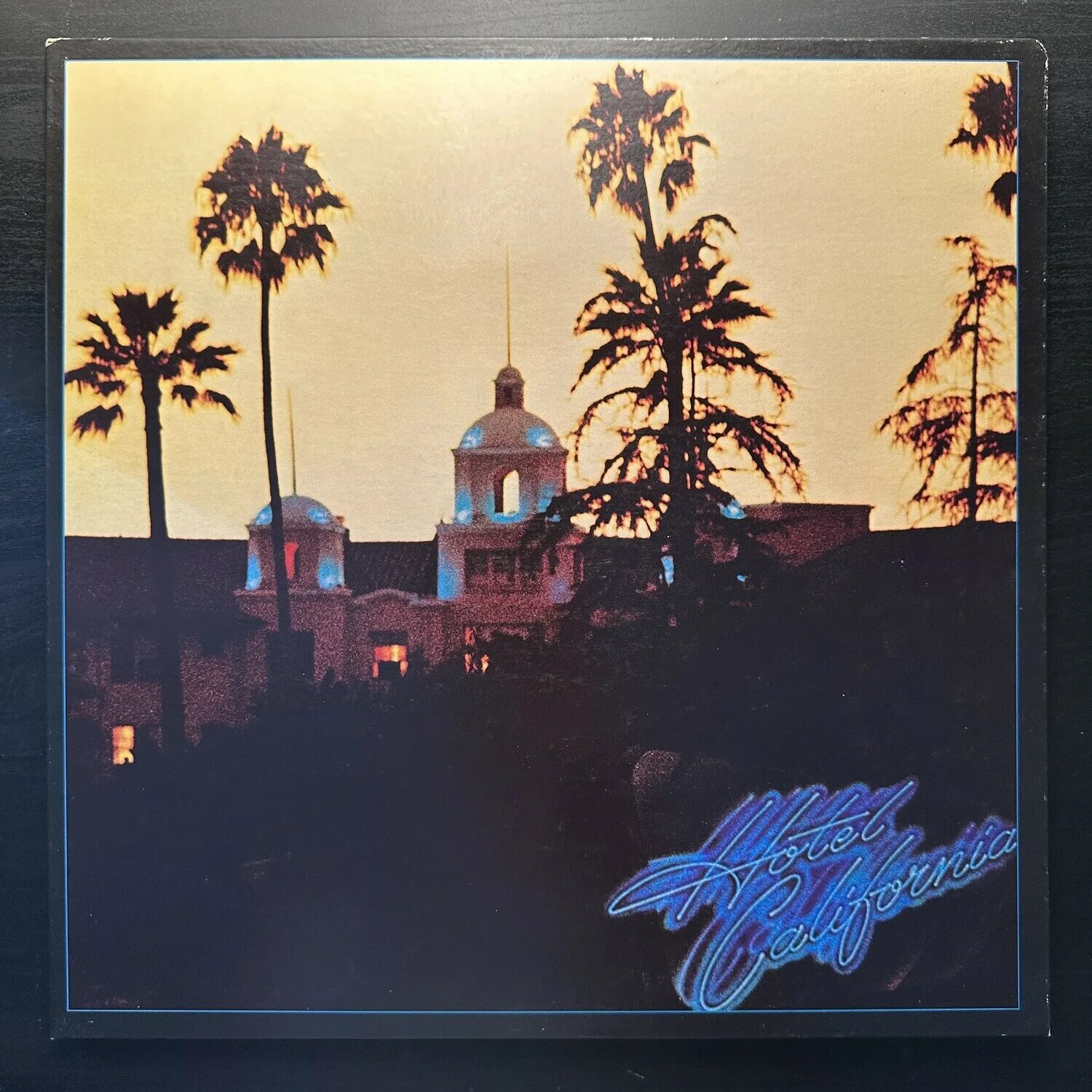 Hotel california альбом. Eagles. hotel california (lp). eagles hotel california live album. дени калифорния пластинка. hotel california - eagles «hotel california» album photo.
