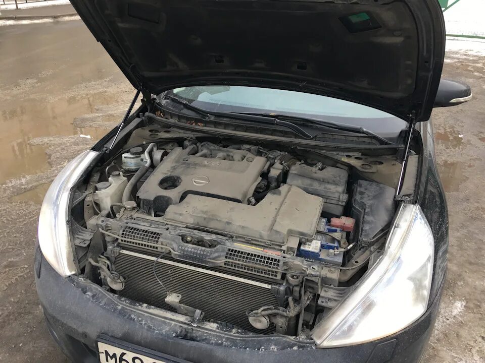 Teana j32 под капотом. Открытый капот Teana j32. Nissan Teana открытый капот. Каплт открытый Teana j 32. Капот ниссан теана j32