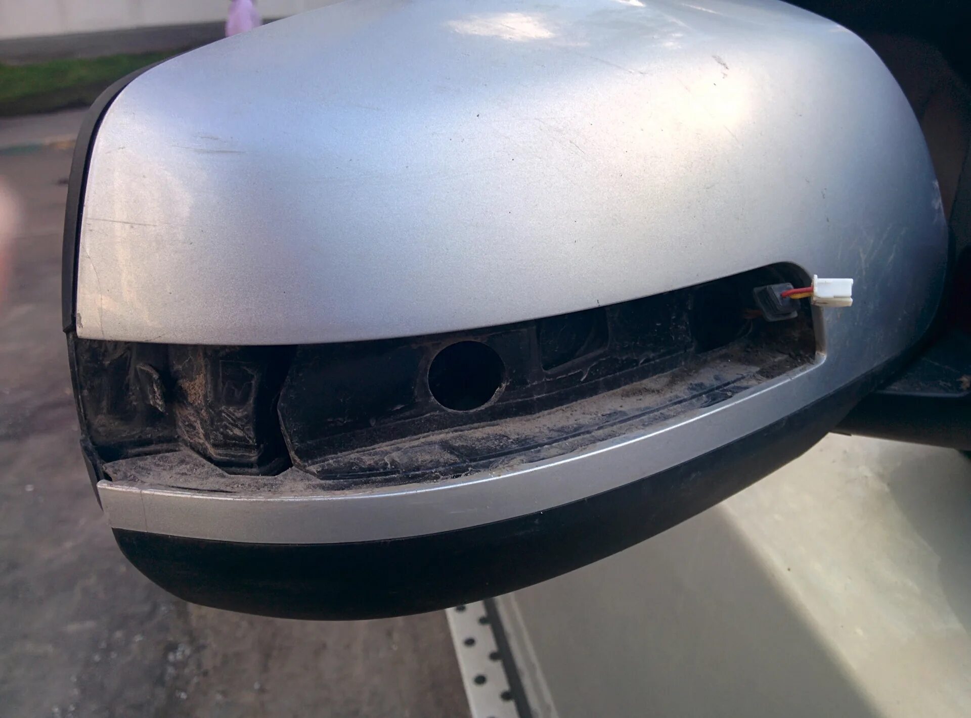 Как поменять повторитель на зеркале Замена повторителя на зеркале Volkswagen Eos, 2 л, 2008 года своими руками DRI