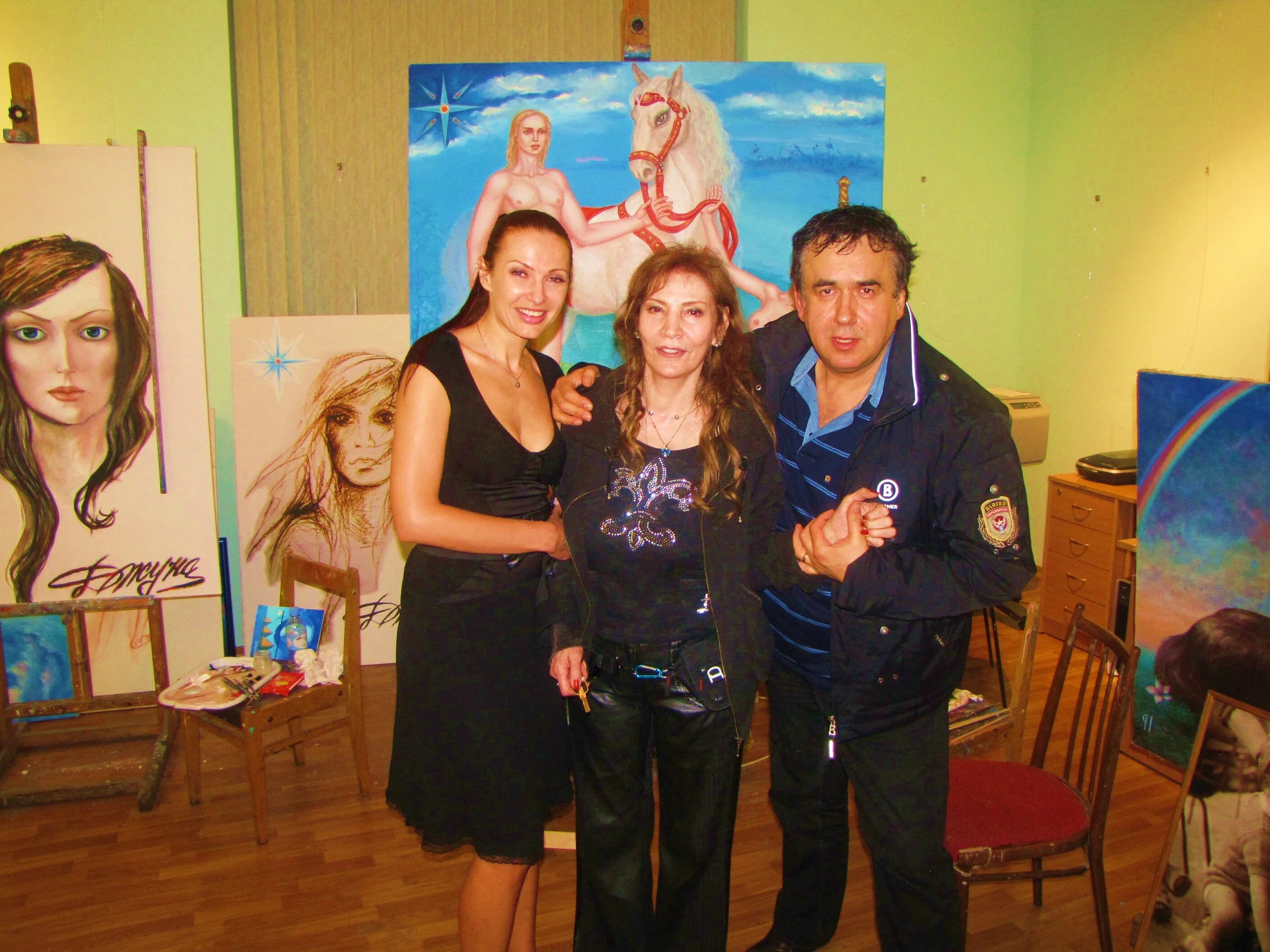 Свадьба джуны. Джуна Давиташвили. Дом Джуны Давиташвили. Картины Джуны Давиташвили.