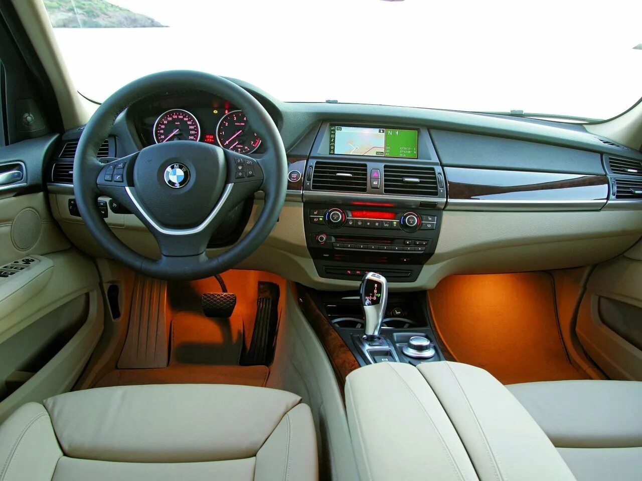 Bmw x5 2006. BMW x5 e70 Interior. BMW x5 2007 Interior. БМВ джип х5 салон.