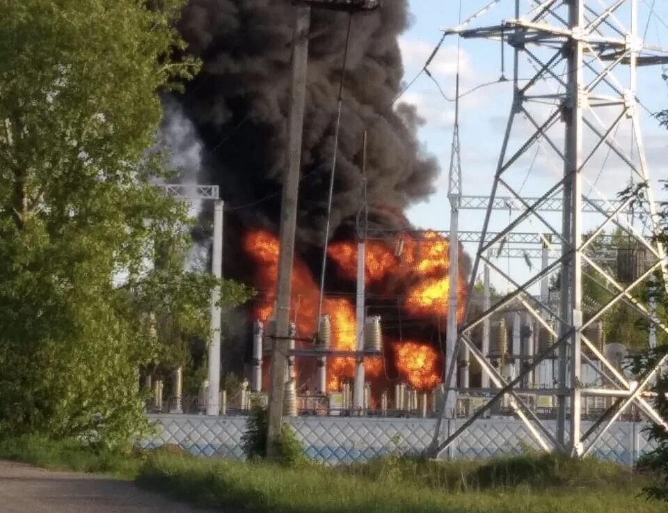 Что произошло в елабуге и нижнекамске. Пожар на электроподстанции Чагино. Пожар трансформатора на подстанции Чагино. Пожар на трансформаторной подстанции в Казахстане МЧС. Пожар на подстанции в Чагино.