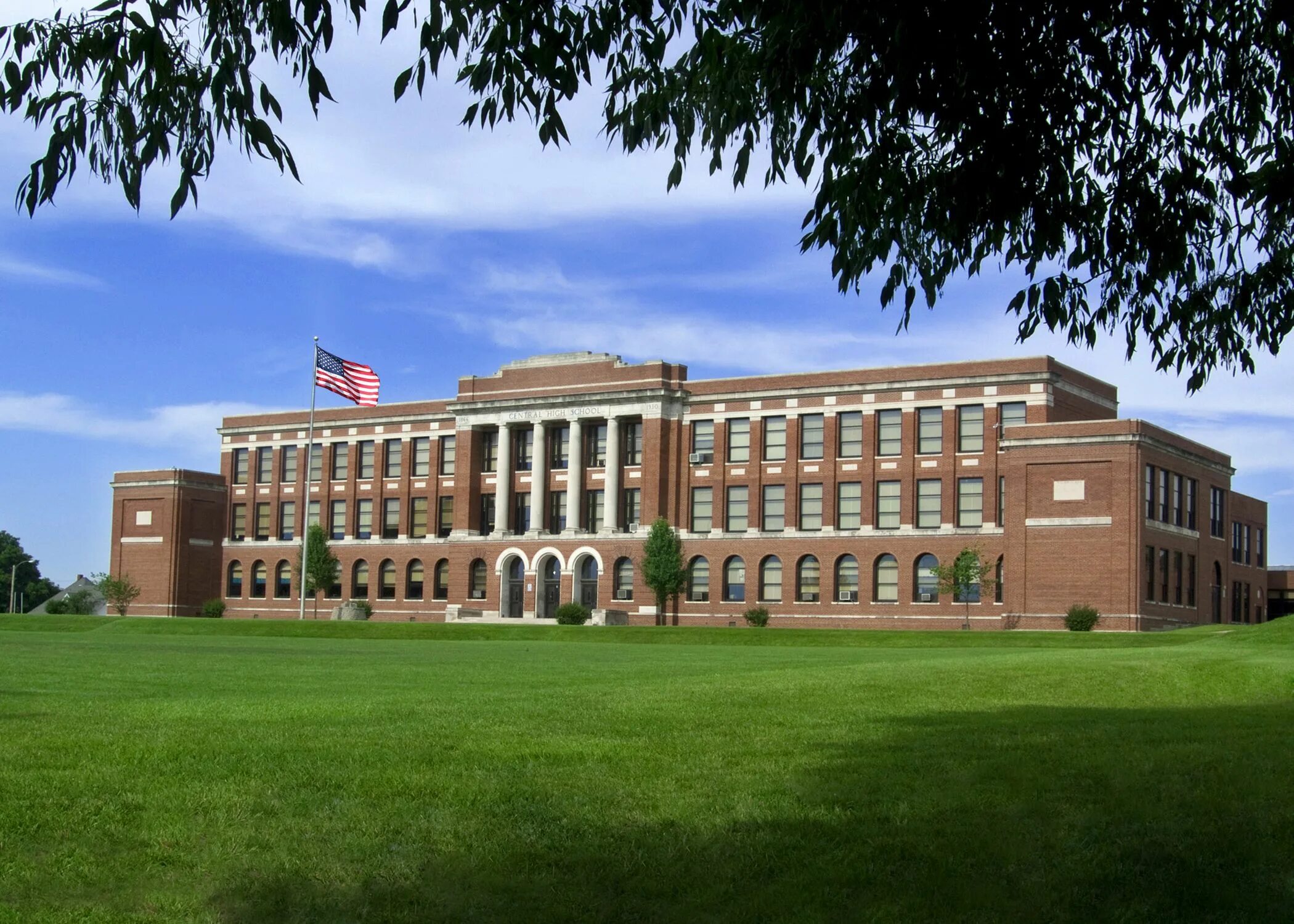 High school of s. Миссури школы. Saint Joseph, Missouri,. American High School. Central High School.