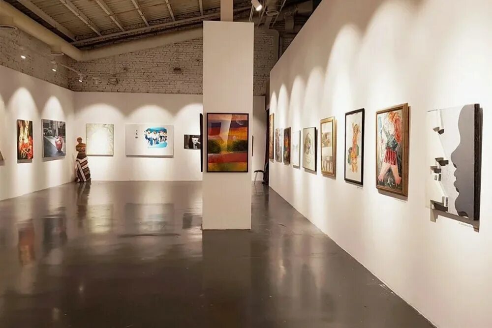 Открой галерею. Галерея искусств KGALLERY. Выставка коллекционеры ХХ век KGALLERY. Файн арт галерея Москва. Галерее искусств KGALLERY В Петербурге.