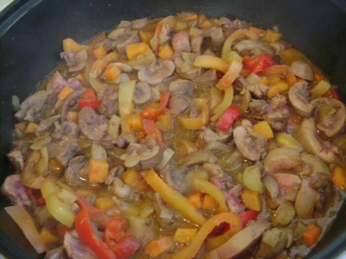 Жареные говяжьи почки. Блюда из говяжьих почек. Субпродукты почки говяжьи. Вкусный рецепт почки говяжьи. Почки вкусно приготовленные.