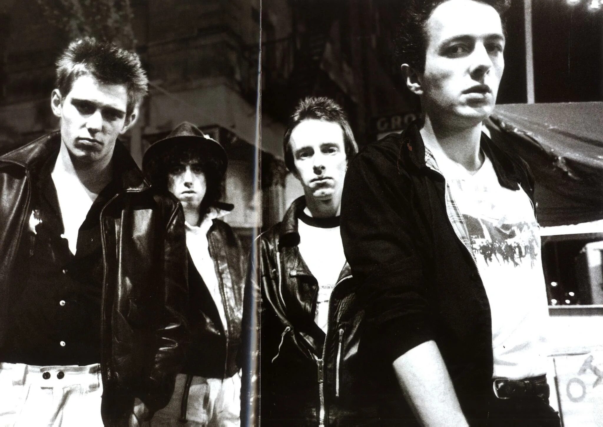 Only группа. The Clash солист. The Clash фото группы. The Clash "the Clash (LP)".