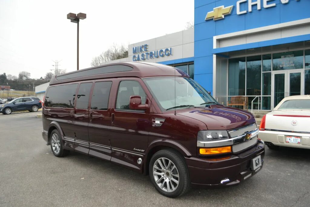 Express extra. Chevrolet express 9 passengers. шевроле экспресс 2025. микроавтобус шевроле экспресс 2025. chevrolet express к 088 вс 150.