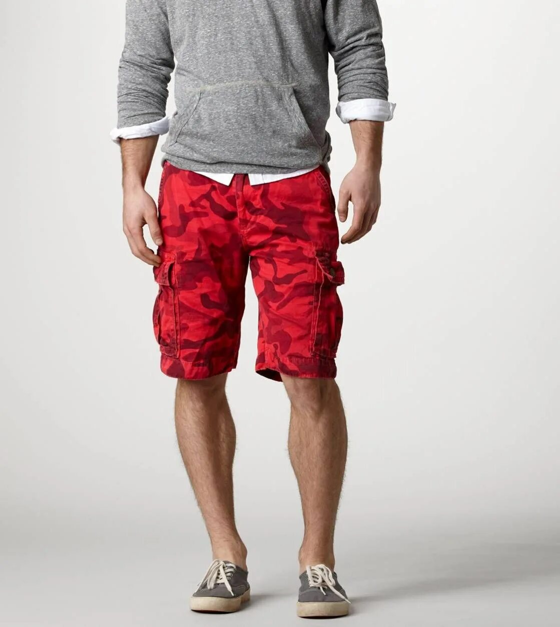 Красная футболка и шорты. American eagle шорты. american eagle outfitters шорты. красные шорты. красные шорты мужские.
