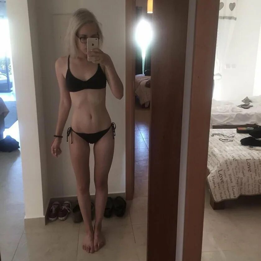 Слитые фотки одной американской студентки