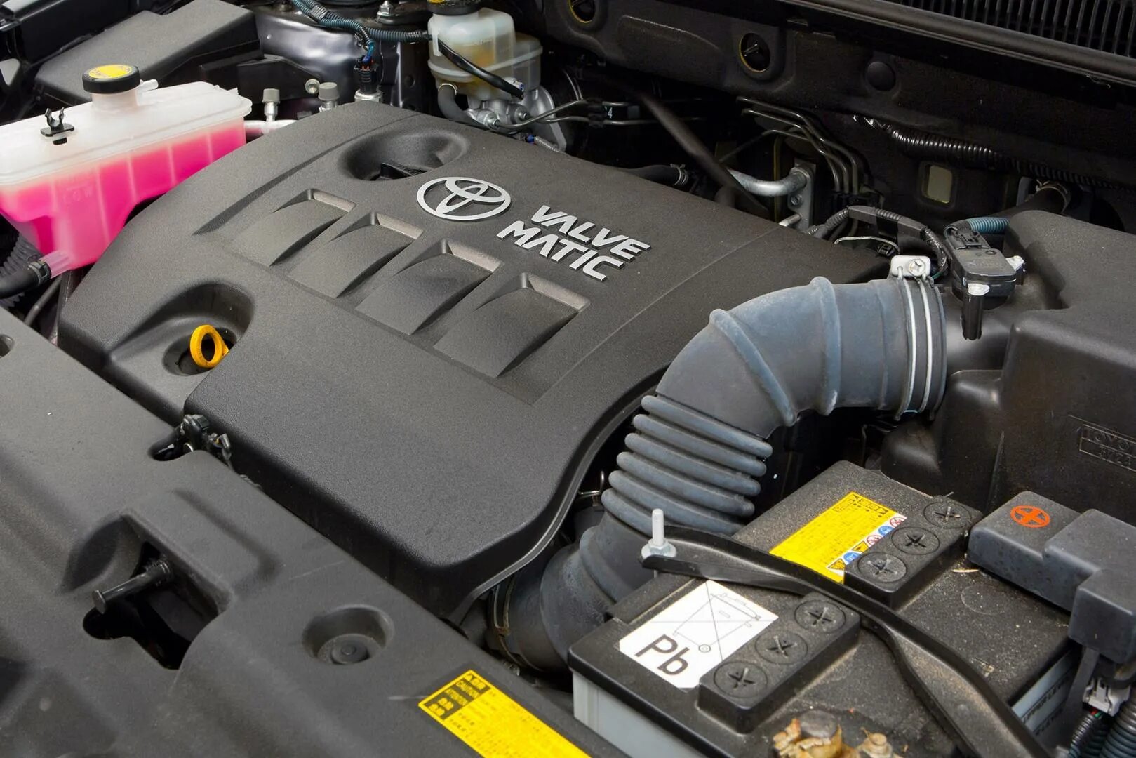 Toyota rav4 engine. Двигатель рав 4. Тойота рав 4 2013 дизель двигатель. Мотор Toyota RAV 4 2013. Тойота рав 4 3 поколение двигатели