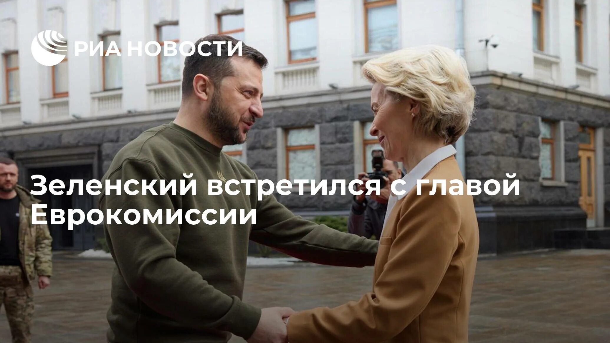 Население парижа. Французский замечать. Порт бордо во франции. Порт бордо во франции. Биржевая площадь бордо франция.