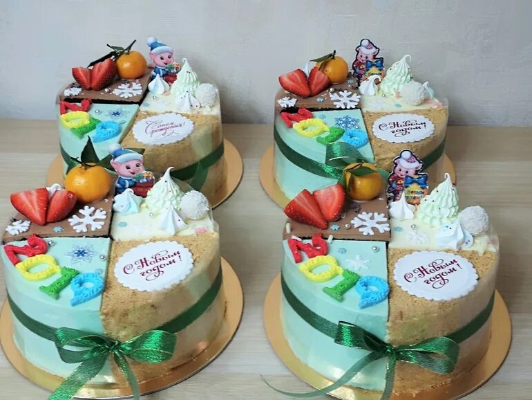 торт ассорти на 4 вкуса. новогодние четвертинки тортиков. торт четвертинки новогодние. украсить торт на новый год. новогодний торт из четвертинок.