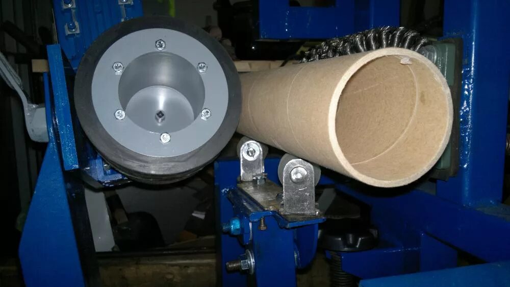 Дробеструйная очистка металла. Токарный станок для обработки труб. Машина для пространственной резки. Трубный шпунт пескоструй. Пескоструй для очистки труб.