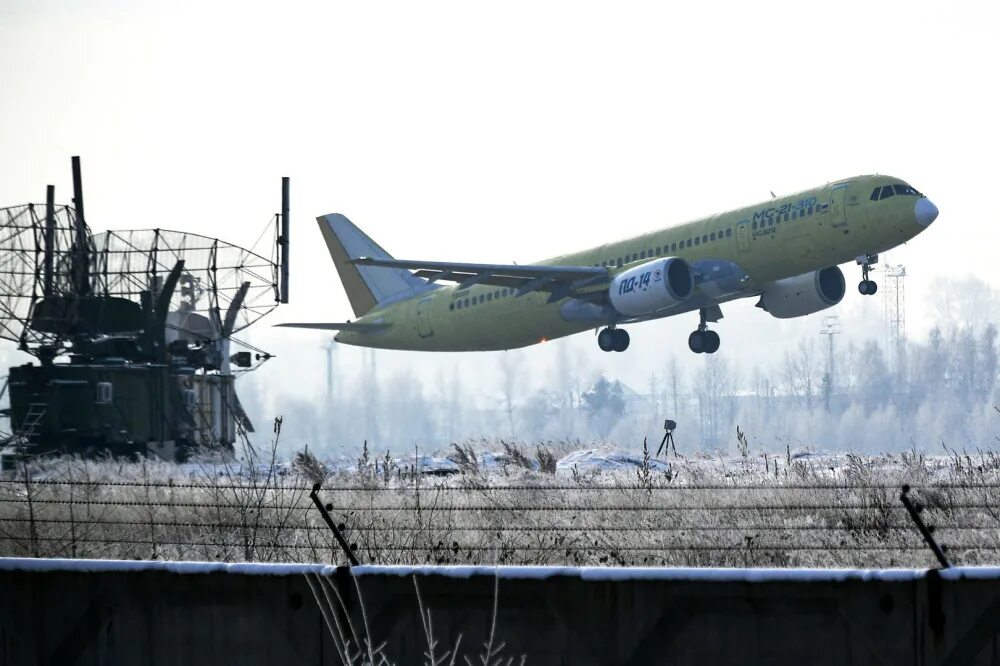 Первый полет пассажирского самолета. МС-21-310. Мс21 самолет. МС-21 пассажирский самолёт. Самолёт МС-21-310.