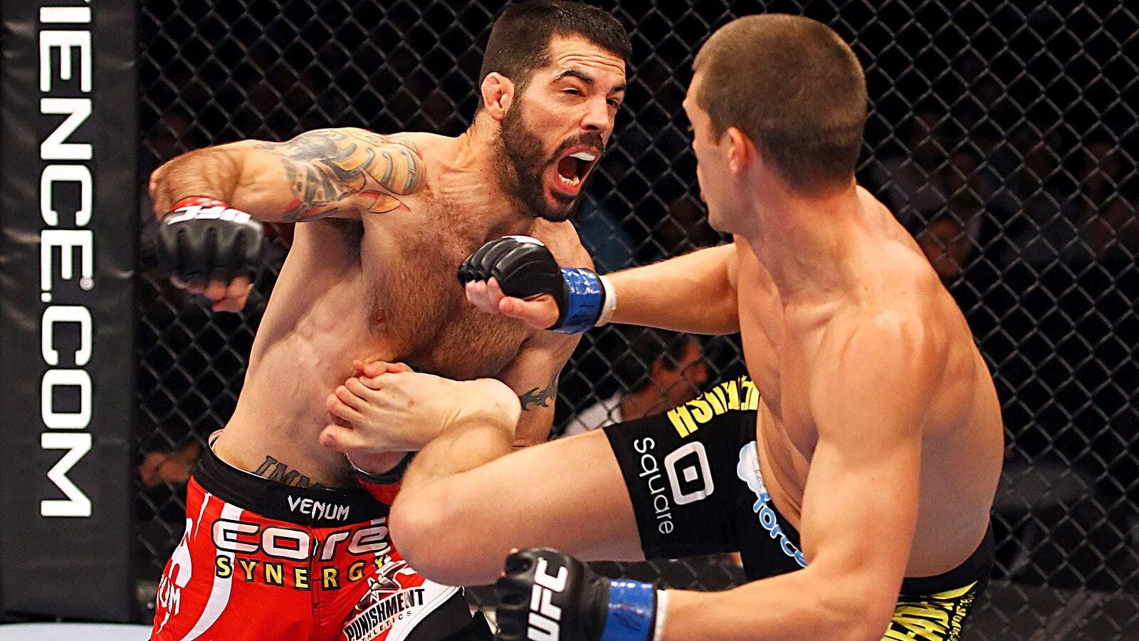 Matt brown. Мэтт Браун взвешивание. Matt Brown взвешивание.