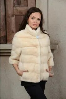 Короткая норковая шуба автоледи