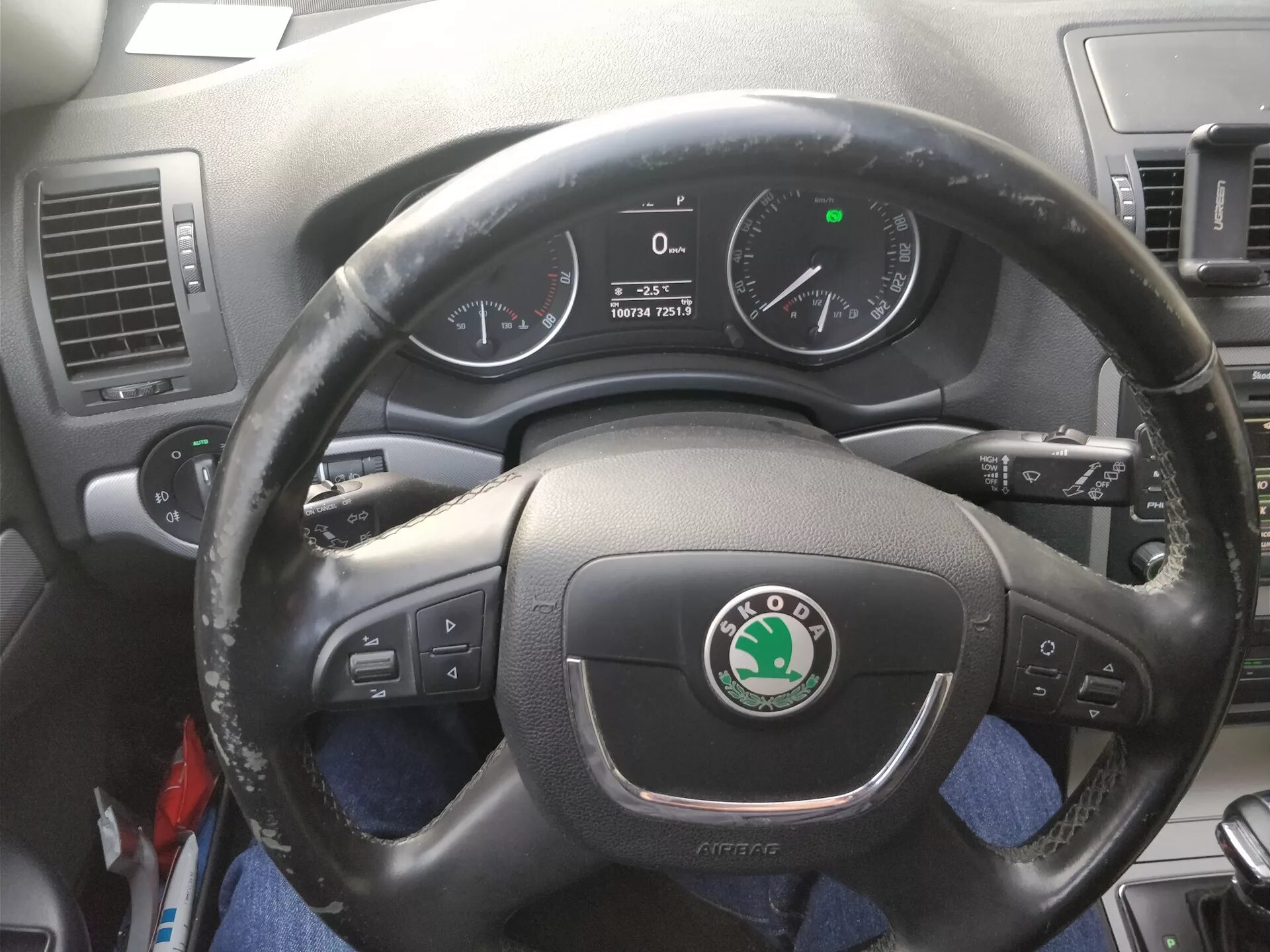 Руль на skoda octavia a5 дорестайлинг. Руль skoda octavia a5. Руль octavia a5. Руль skoda octavia a5. Перетяжка руля skoda octavia a5.