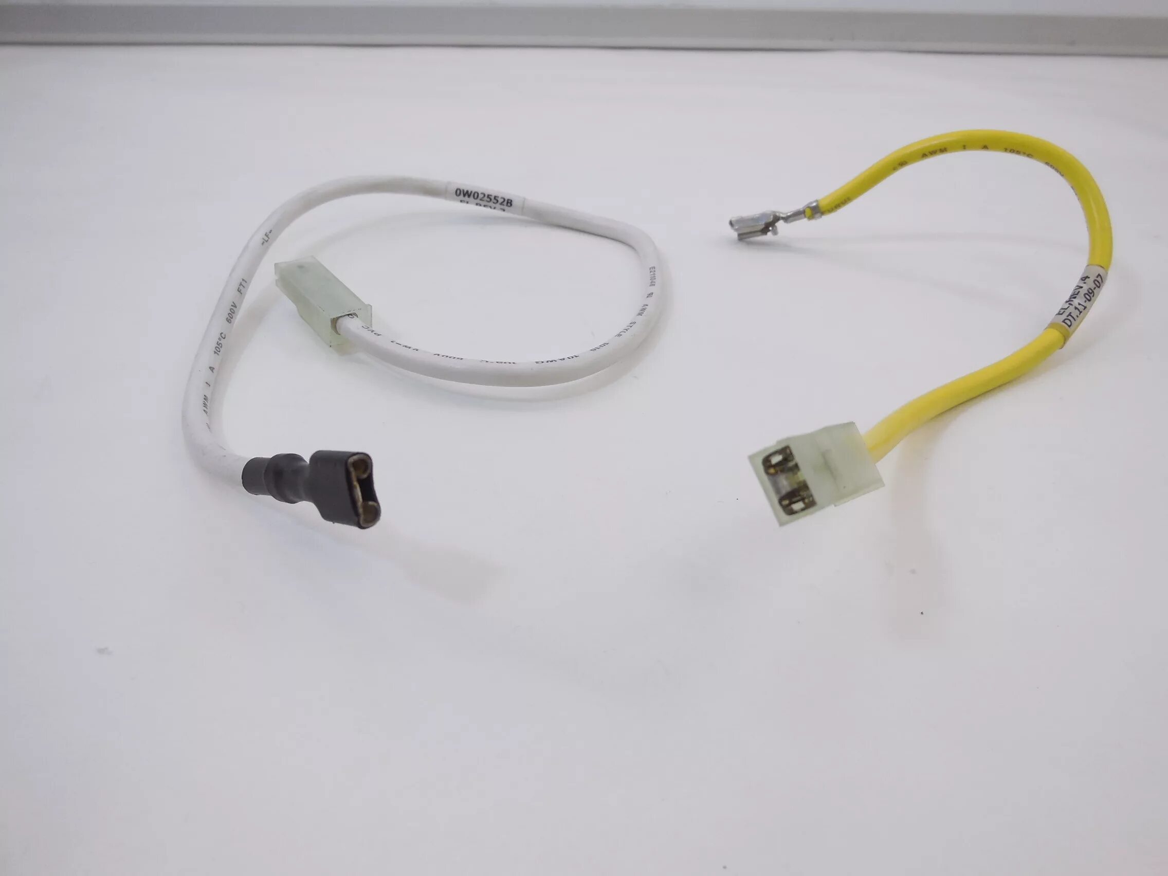 Apc smart-ups 750 разъем аккумулятора. Коннектор акб для smart ups apc 750. Apc sb50. Клемма ибп. Перемычка для акб тип наконечника f2.