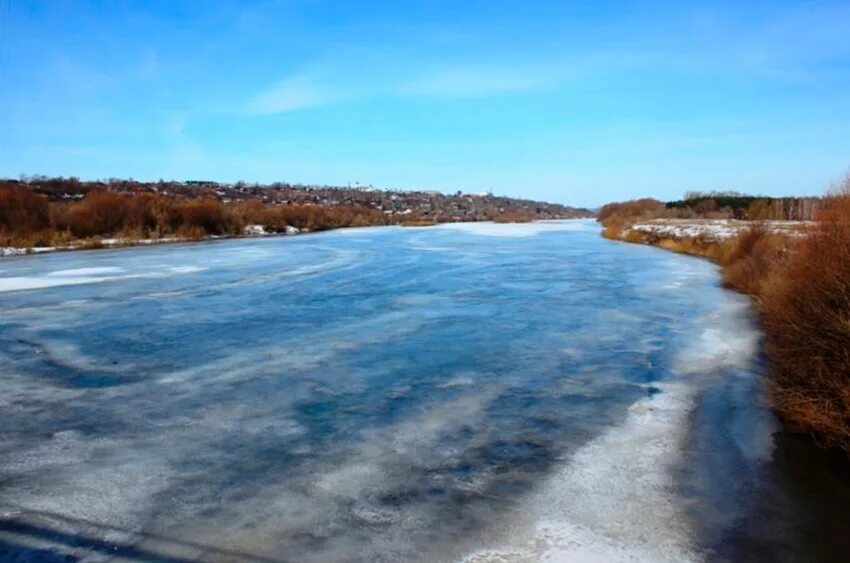 Вода в реке сура. Река Сура в Чувашии. Река Сура Алатырь. Бассейн реки Сура Чувашия. Половодье в Алатыре.