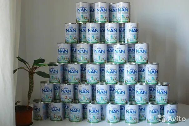 Баночки из под детского питания. Из банок детской смеси пуфик. Банки из под смеси декор. Декор банки из под смеси детской. Горшок из жестяной банки.