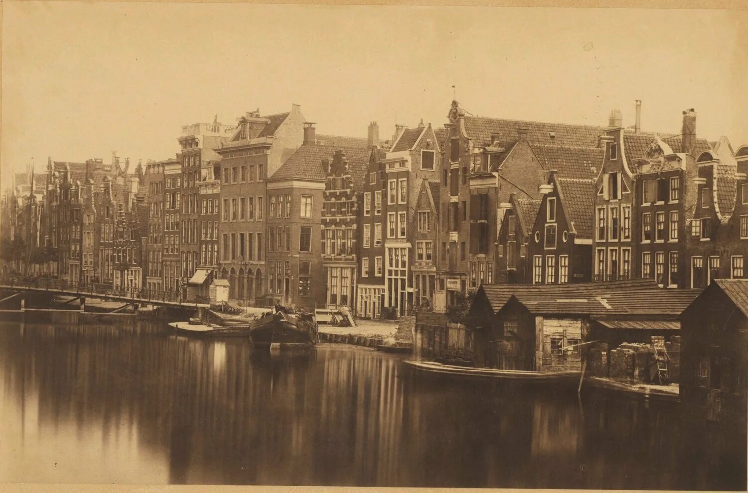 Амстердам время. Амстердам 19 века. Амстердам 17 век. Роттердам Голландия 19 век. Голландская архитектура 17 века Амстердам.