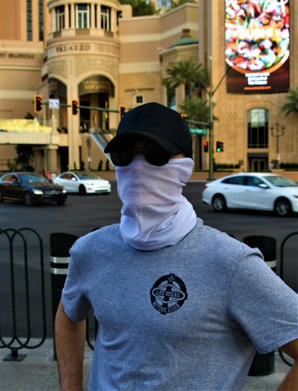 Граффити париж путин. Newgrounds clock. Готические футболки мужские. Clock crew. The clockwork crew.