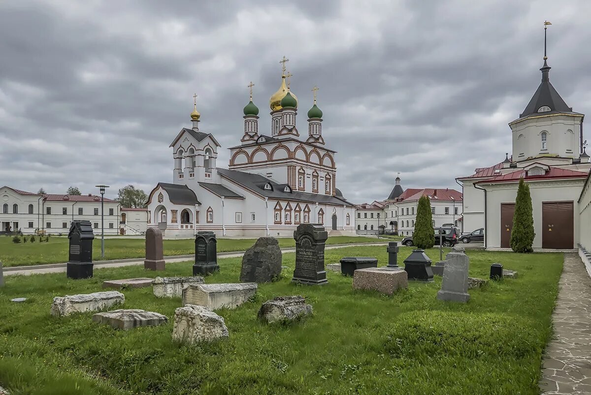 Троице сергиева варницкого монастыря. Троице-Сергиев Варницкий монастырь. Монастырь Сергия Радонежского Варницы. Троице Сергиев Варницкий монастырь в Ростове Великом. Ростов монастырь Сергия Радонежского.