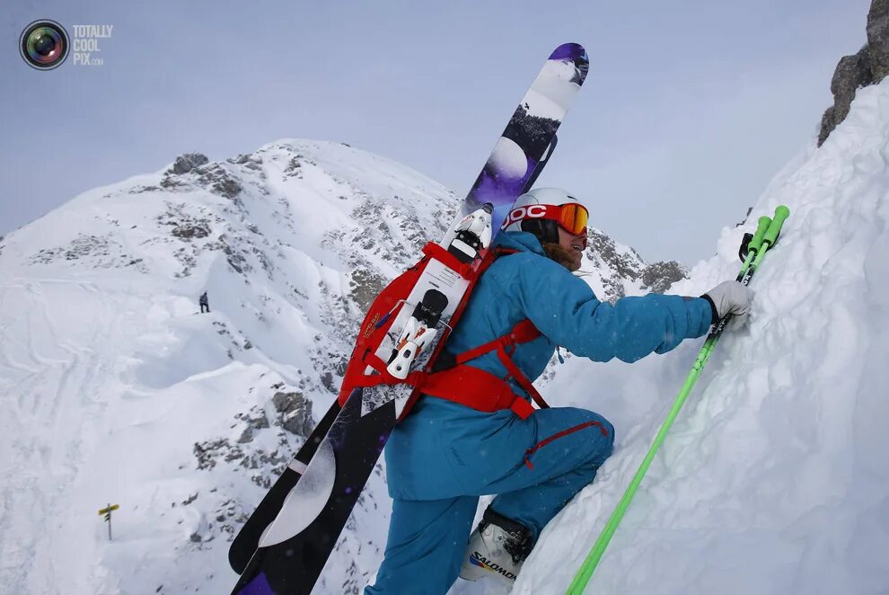 Лыжник фрирайдер. Фрирайдовые лыжи. Фрирайдер лыжи. Freeride горные лыжи.