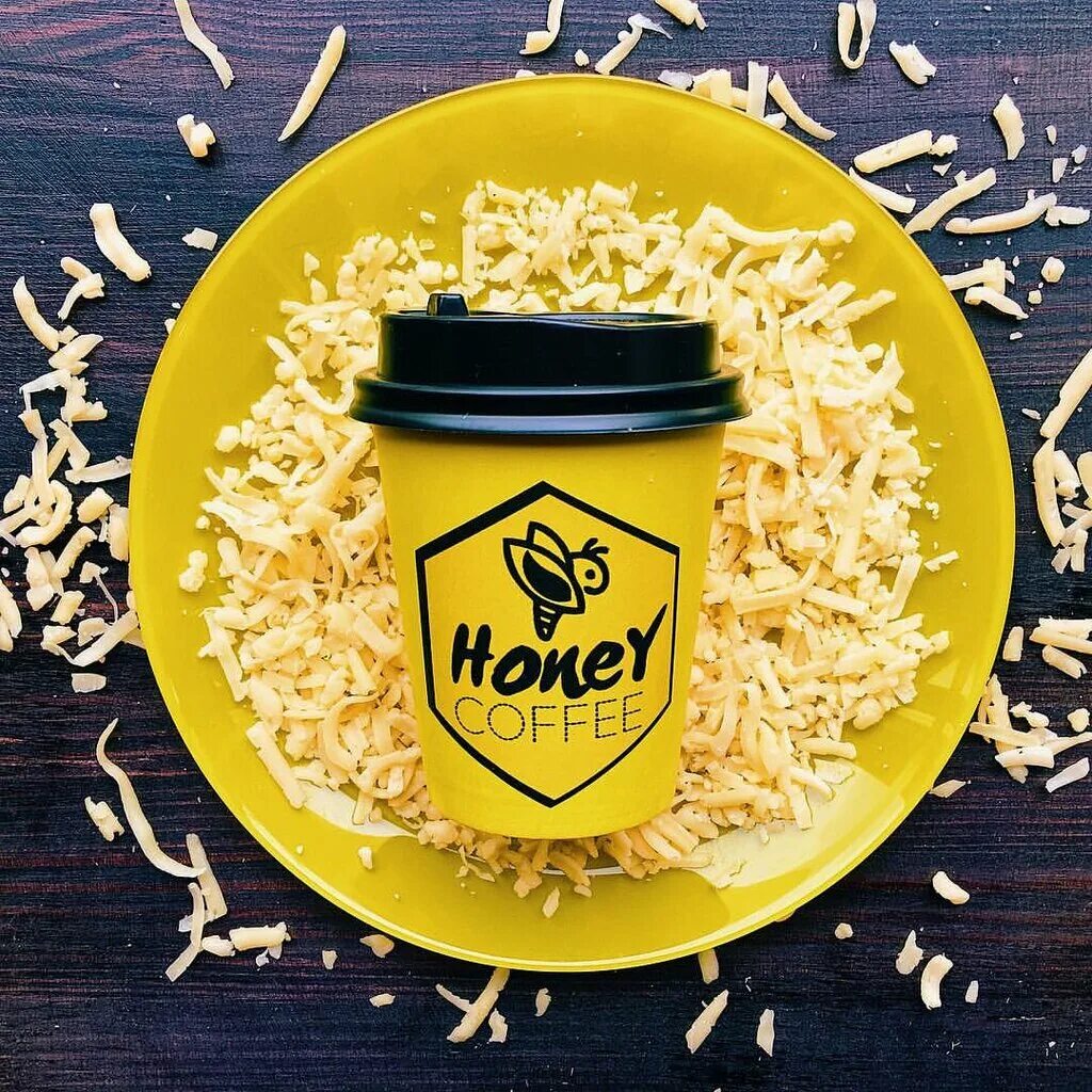 кофе с медом. кофе с медом. медовый раф кофе. кофейня local сергиев посад. кофе с чесноком.