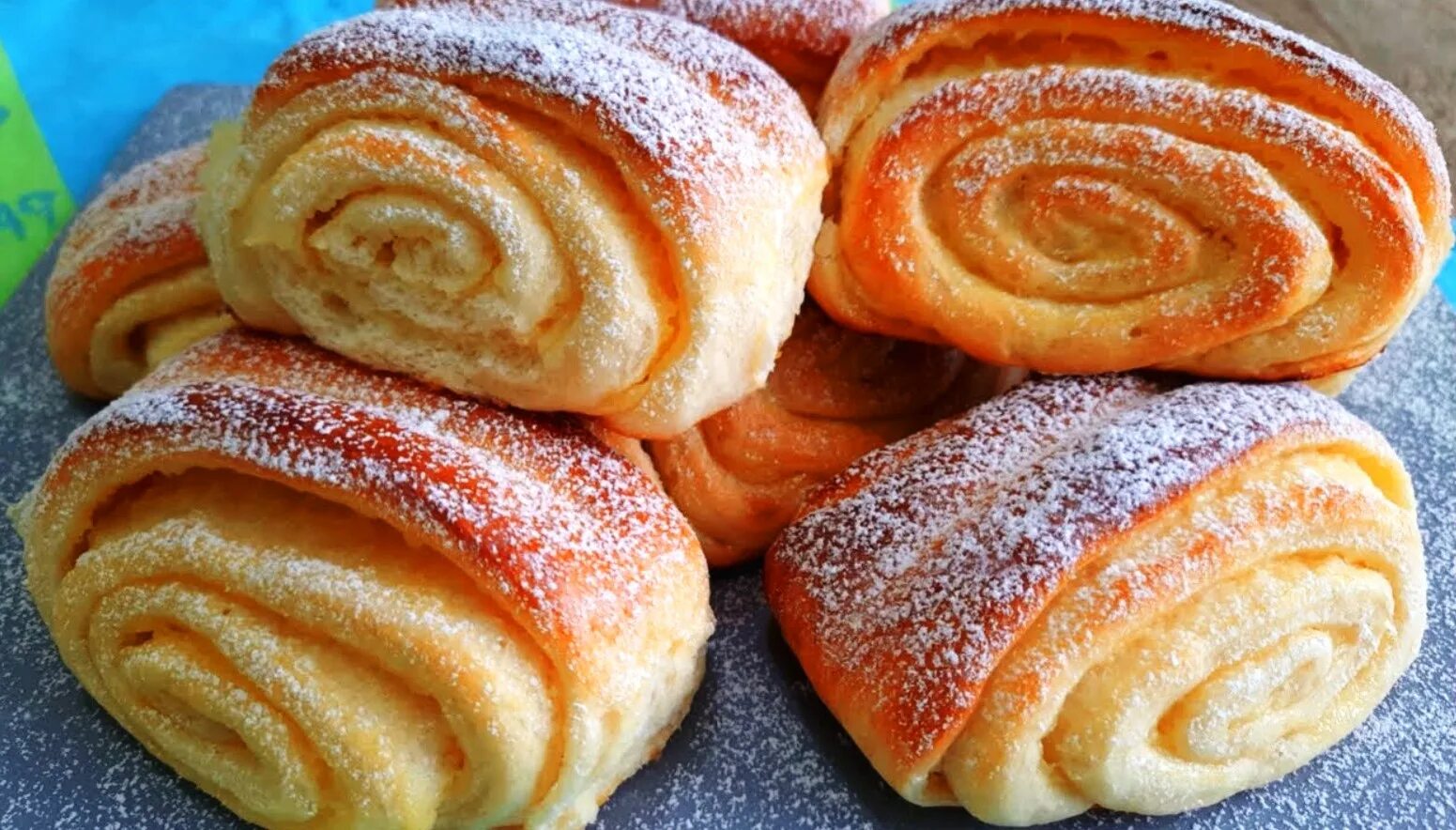 Булочки к чаю тесто. Булочки домашние. булочки к чаю. булочки с кремом. булочка домашняя.