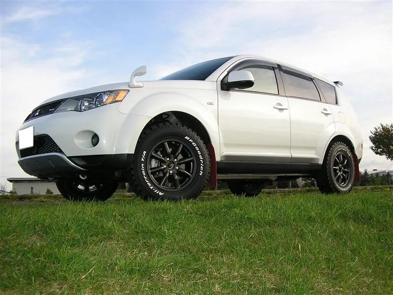 Mitsubishi Outlander XL диски r16. Mitsubishi Outlander r16. Mitsubishi Outlander XL на 18 дисках. Диски r16 Outlander XL. Колеса на мицубиси аутлендер