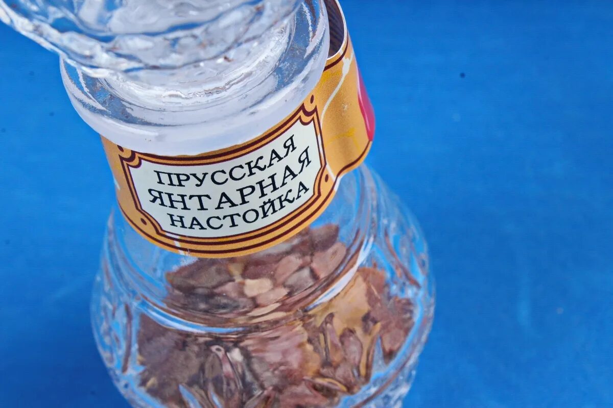 Настойка на янтаре. Янтарная настойка. Настойка на янтаре. Настойка на янтаре польза. Настойка спиртовая из янтаря.