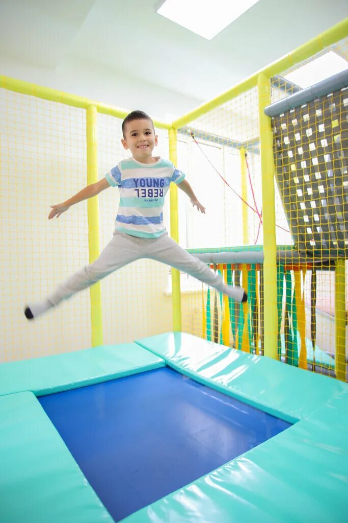 Семейный центр пространство. Семейный центр пространство. Семейный центр пространство пос лесной. Семья в интерьере. Миропонимание иконки.