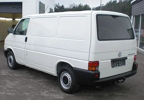 Volkswagen transporter t4 белый. Volkswagen transporter t4 фургон. Vw t4 белый. Фольксваген транспортёр т4 грузопассажирский. Volkswagen t4 2000.