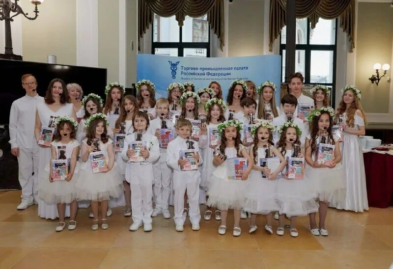 хор многодетных сетей москвы. песня мечтай хор многодетных семей. дружная семья хор многодетных семей города москвы. хор многодетных семей. хор многодетных семей дружная семья.