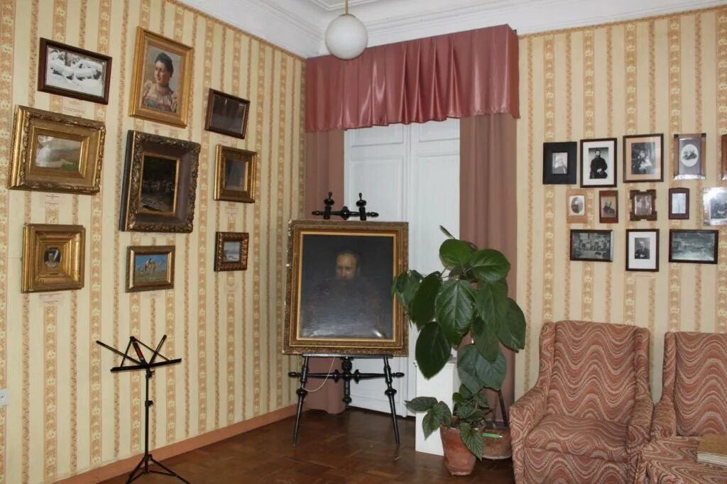 Комната череповец. Музей верещагина череповец. мемориальный дом-музей верещагиных череповец. мемориальный дом музей в верещагина в череповце. музей верещагина череповец экспонаты.