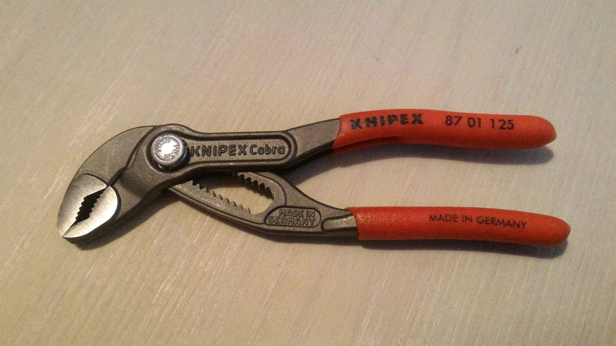 Клещи knipex cobra. Knipex Cobra 125. Knipex 8701125 Cobra. Knipex 87 01 125. Клещи переставные Knipex 8701125 Cobra®, черненые, 125 mm.