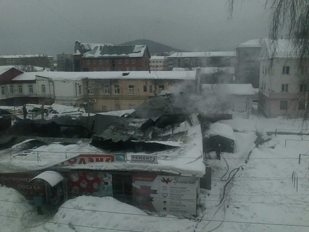 Погода в белорецке белорецкий. Пожар в Белорецке. Белорецк мини рынок пожар. Рынок Белорецк. Центральный рынок Белорецк.